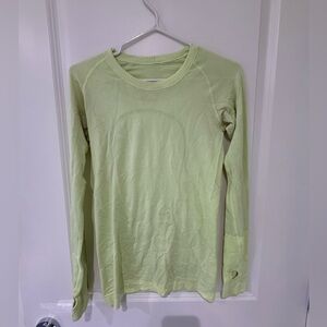lululemon Swiftly Tech Long Sleeve - Women’s Size 6